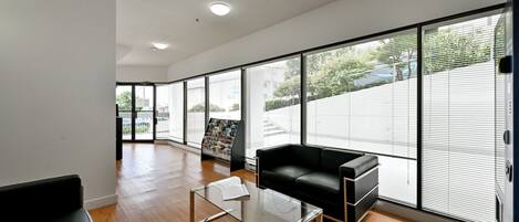 Sala de estar en el lobby
