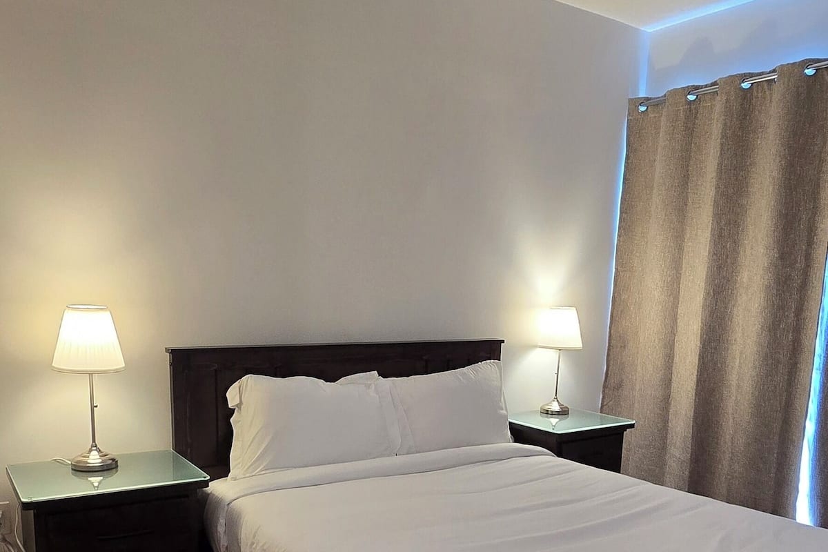 Executive Room | Peralatan tempat tidur premium, gebar bulu kapas