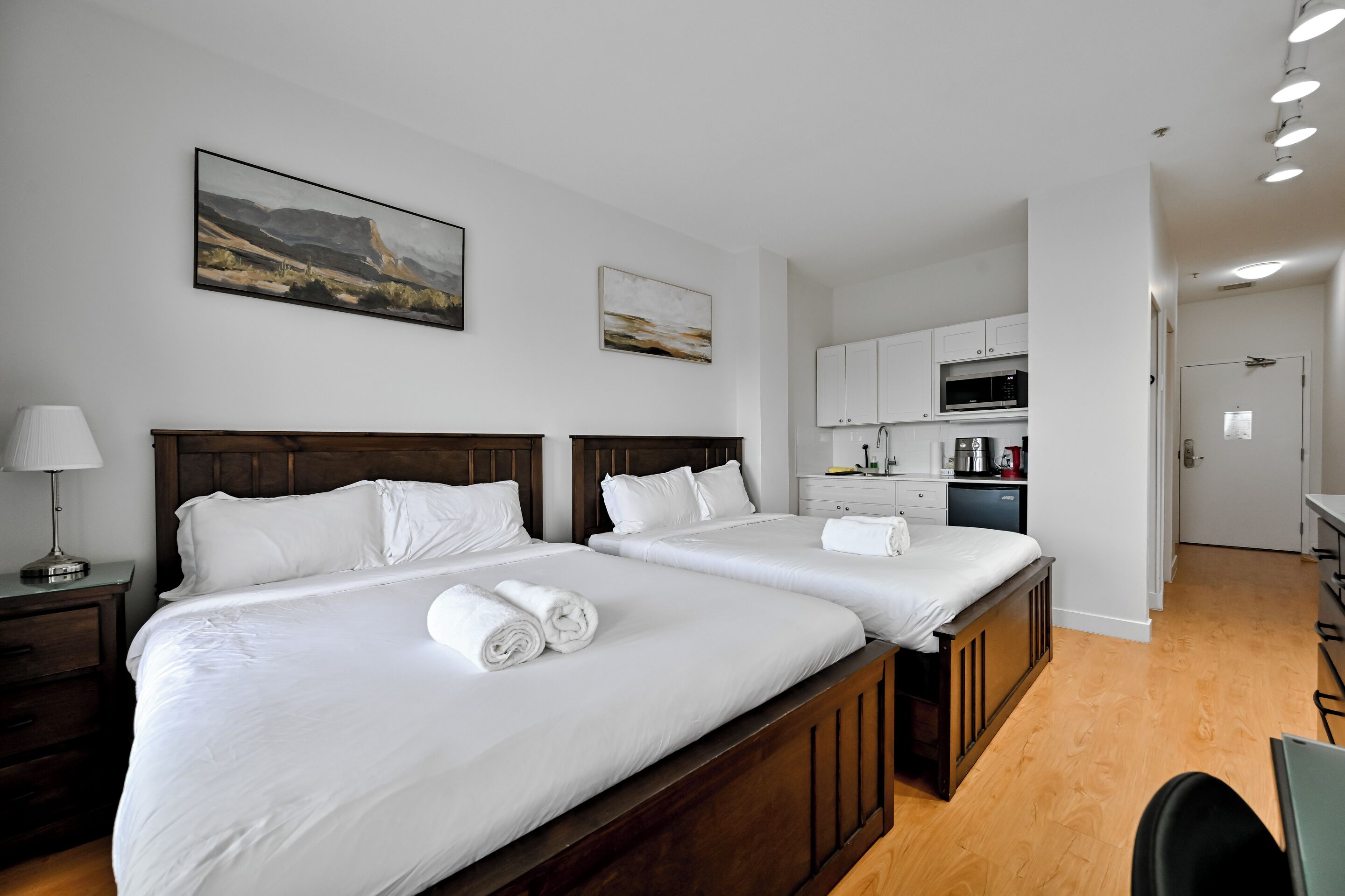 Deluxe Room | Premium bedding, down comforters, individually decorated