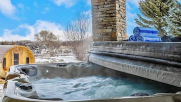 Bain à remous extérieur