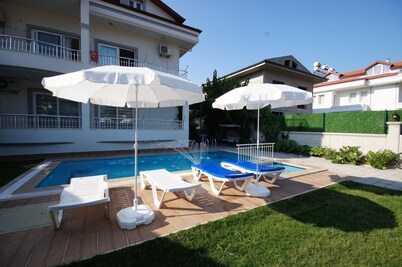 3 Bedroom Family-sized Apartment with Swimming pool in Fethiye