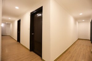 43-吋LED 液晶電視、數位頻道、印表機