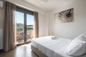 4 chambres, fer et planche à repasser, Wi-Fi, draps fournis