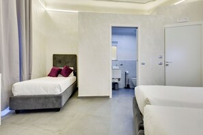 Habitación triple clásica | 1 habitación, ropa de cama hipoalergénica y minibar