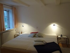 2 bedrooms, bed sheets