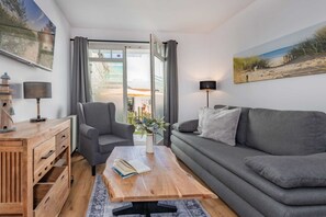 TV, stereo - Regina Maris Ostseestern - Cozy vacation apartment with terrace and sea view - (Bansin)