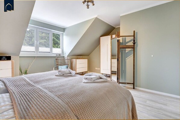 2 bedrooms, in-room safe, WiFi