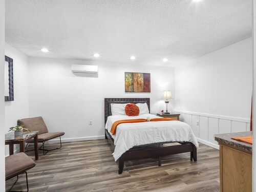 Relax & Unwind • Peaceful, Private Retreat