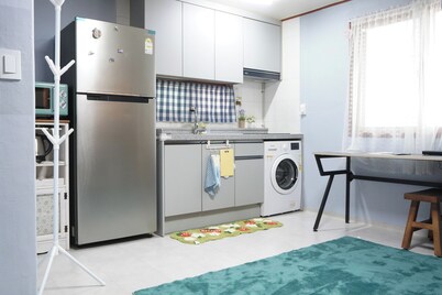 MINNY HOUSE 302. New Open. Best location in Hongdae. Close to hongdae sta.