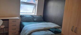 Room-charming Leicester Guest Room With