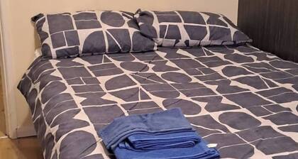 Room-charming Leicester Guest Room With