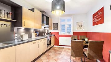 Geladeira, fogão, cooktop, lava-louças