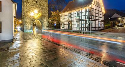 Apartment 'Ferienwohnung Im Torwärterhäuschen' with Shared Garden and Wi-Fi