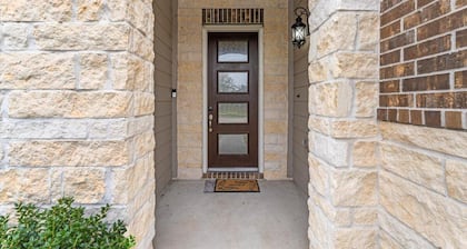 Charming bed & breakfast in welcoming Cypress with AC, WiFi, & basic amenities