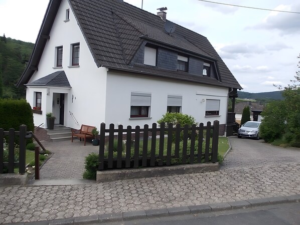 Exterior - Apartment 'Heinz Romes' with Shared Terrace, Balcony and Wi-Fi (Wimbach)