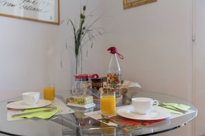 Apartment (One Bedroom Apartment with Loggia and) | Dining room - Apartment Nana (Dubrovnik)