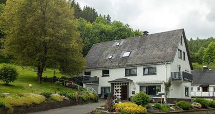 Ferienwohnung 'Schober' mit Privatterrasse, Gemeinschaftsgarten und Wi-Fi