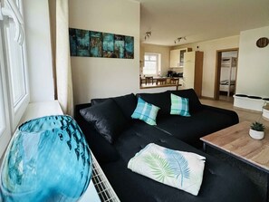 TV, fireplace, stereo