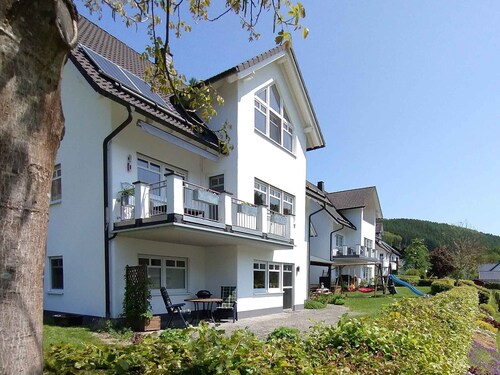 Ferienwohnung 'Am Kamp' mit Bergblick, privater Terrasse und Wi-Fi