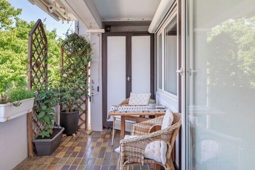 Apartment 'Westlicht' with Balcony, Wi-Fi and Air Conditioning