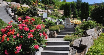 Apartment 'Heimatliebe, 51 Qm' with Shared Terrace, Shared Garden and Wi-Fi