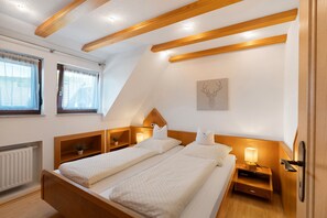 2 chambres, fer et planche à repasser, Wi-Fi gratuit, draps fournis