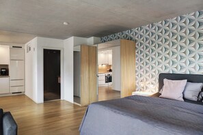 Iron/ironing board, free WiFi, bed sheets, wheelchair access - Holiday Apartment 'Frieda' with Mountain View, Private Terrace and Wi-Fi (Frickingen)