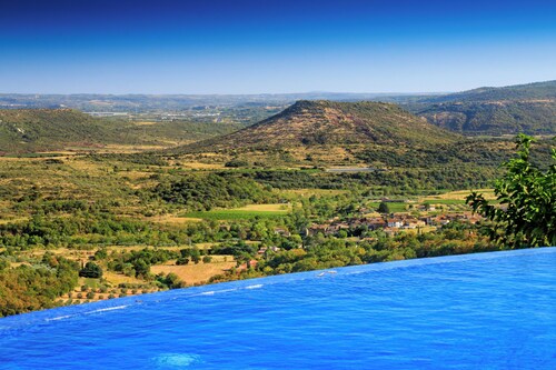 Villa de Luxe dans le vignoble. L'élégance d'un nouvel Art de Vivre.