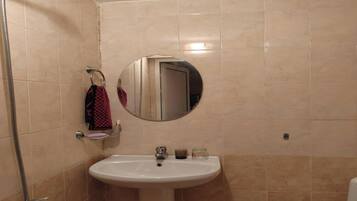 Apartemen, beberapa kamar, Boleh Merokok | Kamar mandi