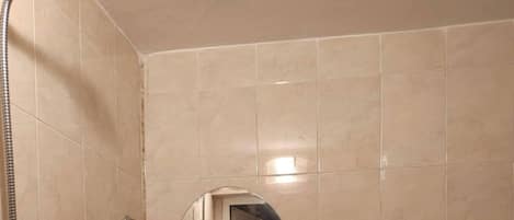 Apartment, Multiple Bedrooms, Smoking | Bathroom amenities