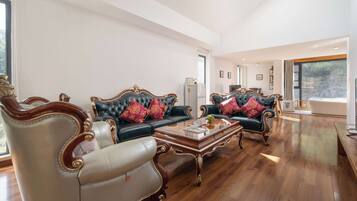 Luxury Suite, Mountain View | Ruang tamu