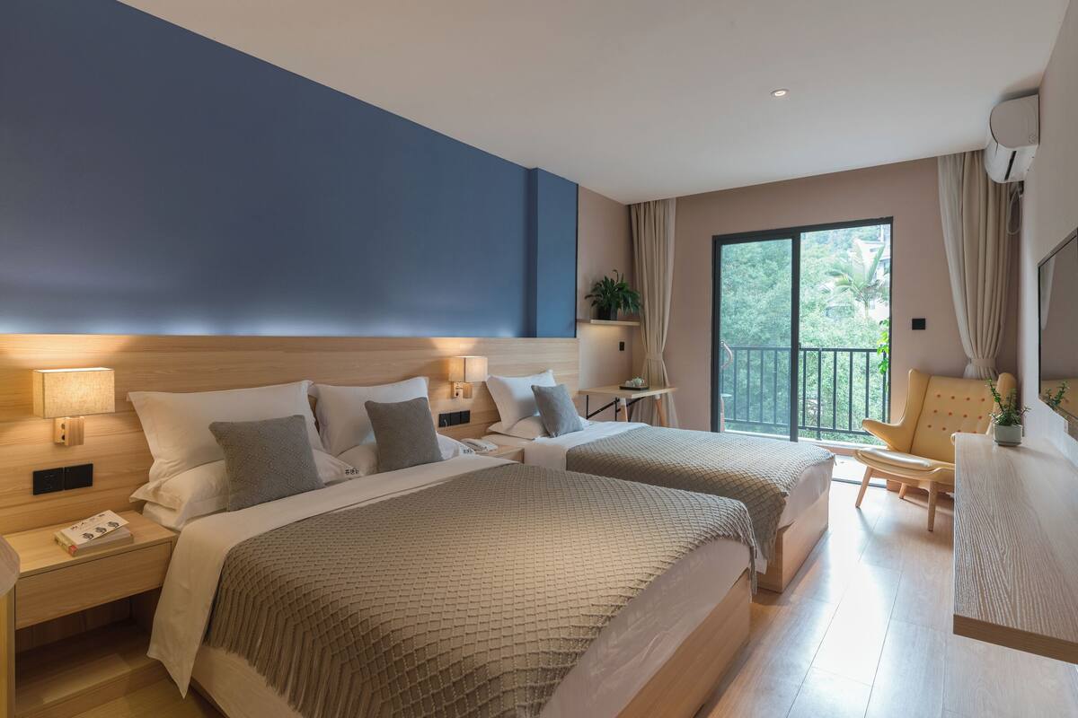 Superior Twin Room, Balcony, Mountain View