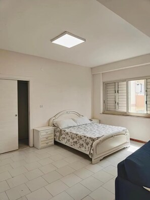 1 Schlafzimmer, Zimmersafe, Schreibtisch, kostenloses WLAN