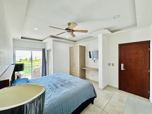 1 chambre, bureau, fer et planche à repasser, Wi-Fi