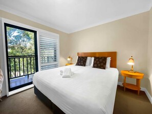 3 habitaciones, tabla de planchar con plancha, internet y ropa de cama 