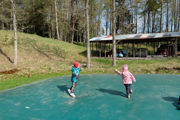 Children’s play area – outdoor