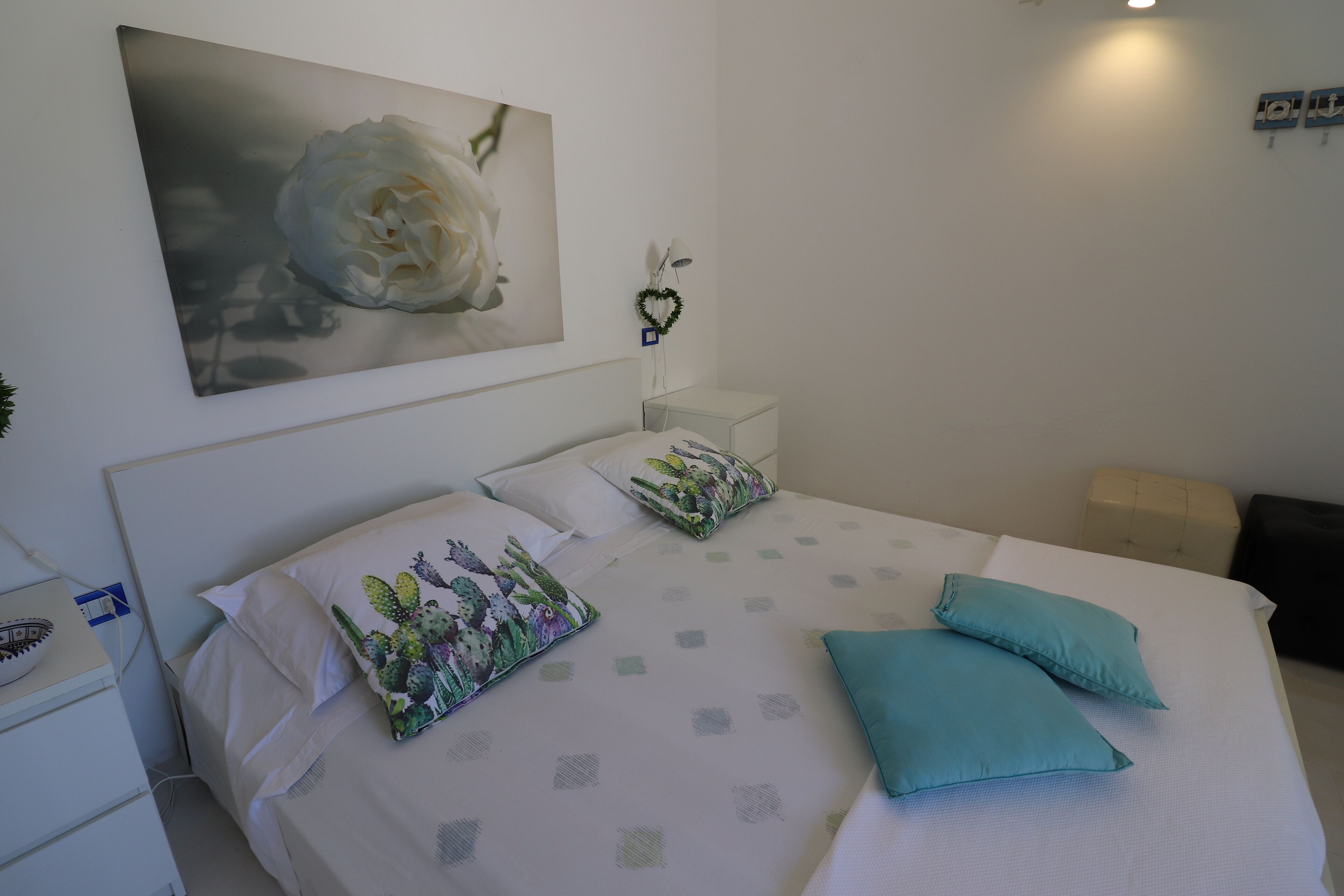 2 bedrooms, iron/ironing board, Internet, bed sheets
