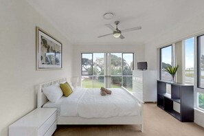 4 habitaciones, escritorio, tabla de planchar con plancha y wifi gratis 