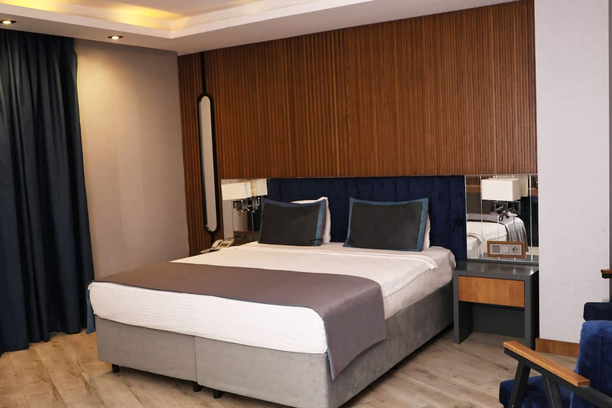 Familien-Doppel- oder -Zweibettzimmer, Meerblick | Bettwäsche aus ägyptischer Baumwolle, hochwertige Bettwaren, Minibar