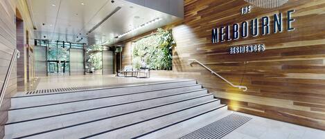 المنشأة من الداخل