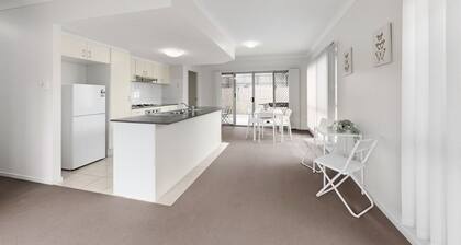 Simple & Sweet Mango Hill Apartment w Carpark