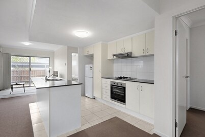Simple & Sweet Mango Hill Apartment w Carpark