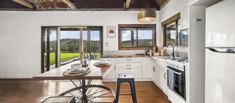 Hitching Rail Hut - Romantic Rural Retreat with Outdoor Bath