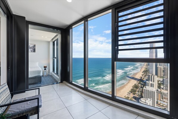 Interior - Oceanfront Serenity 2Beds Ocean view Apt (Surfers Paradise)