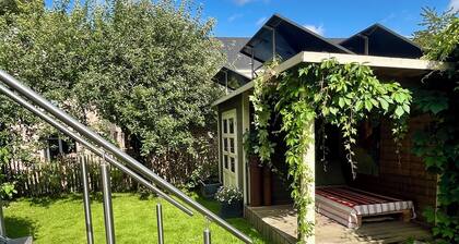 Kleine Landhaus-Perle am Schlosspark und See, in traumhafter Natur!