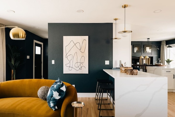 Smart TV, fireplace, stereo