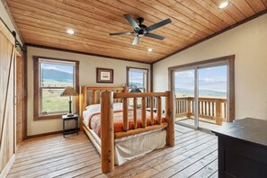 3 bedrooms, iron/ironing board, travel cot, free WiFi