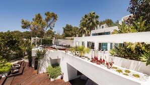 Outdoor dining - My Rental Homes - Casa Asia with 2 private pools and 6 bedrooms (Santa Eulària Des Riu)