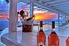 Bar (on property) - My Rental Homes - Fanaria Villa with private  infinity pool and sea view (Mykonos)