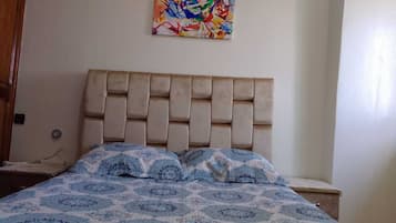 2 chambres, fer et planche à repasser, lit parapluie, Wi-Fi gratuit